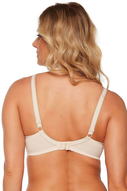 Fabulous Amazing White Soft Bra The Cups Are Skin-Soft Lace Combined With Tulle Perfect For Summer  Lightweight The Cup Profiled With Wire Surrounding Dosent Sag & Supports The Bust In Place Low Center Perfect For Large Necklines Fits Great On The Body